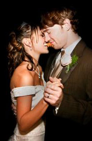 wedding couple dancing